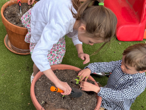 Children & Youth, May 4, 10am
This Sunday, for our monthly Service Sunday, we engage the children in planting the flower and vegetable beds on our roof top garden. The children and youth come to our worship service at 10am, and after receiving a blessing, they leave for their activities.
