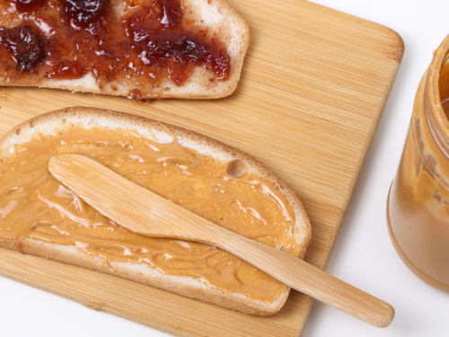 Children & Youth, Aug 3, 10am
This Sunday, for our monthly Service Sunday, we engage the children in making bagged lunches for those in need. The children and youth come to our worship service at 10am, and after receiving a blessing, they leave for their activities.