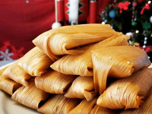 First Sunday Lunch, Dec 3, Noon
For the first Sunday of Advent, we are having tamales—a New Mexican Christmas tradition. Join us in Pope Hall after the 10:00 service to feast on a variety of tamales (vegan, chicken, and pork) and/or taco salad (for our non-tamale folks). Bring your favorite side dish, salad, or dessert to share.