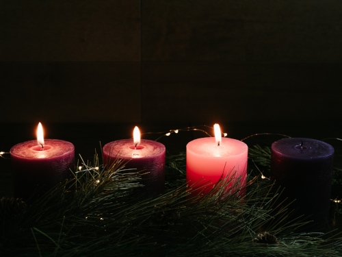 Worship, Dec 14, 11am
VIDEO. On the Third Sunday in Advent, we light the third candle in the Advent wreath and delight in a worship service of Lessons and Carols. Our 11:00 service is in the sanctuary and via livestream. Pastor Andrew officiates this service, and Linda Raney directs our Chancel Choir.