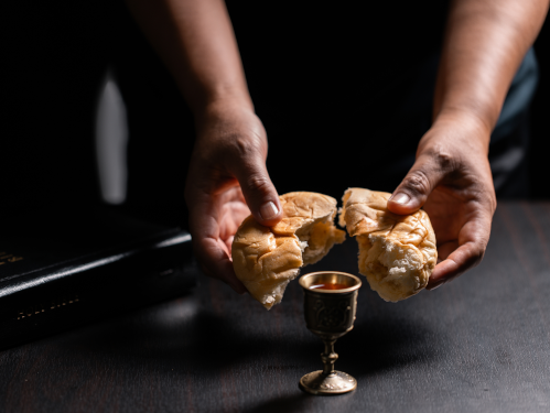 Worship, May 4, 10am
VIDEO. In the second part of the Road to Emmaus story the two disciples recognize Jesus in the breaking of the bread and then he vanishes (Luke 24:28-35). How do we recognize Jesus today? Pastor Harry invites us to share ideas at worship this Sunday at 10:00 am followed by a potluck lunch and conversation.